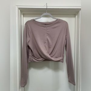Long sleeve athletic top